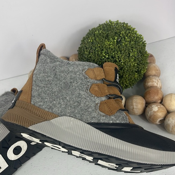 Sorel
OUT 'N ABOUT III CLASSIC Women
Taffy (Sz 7.5) Color Camel NWT - Picture 8 of 11